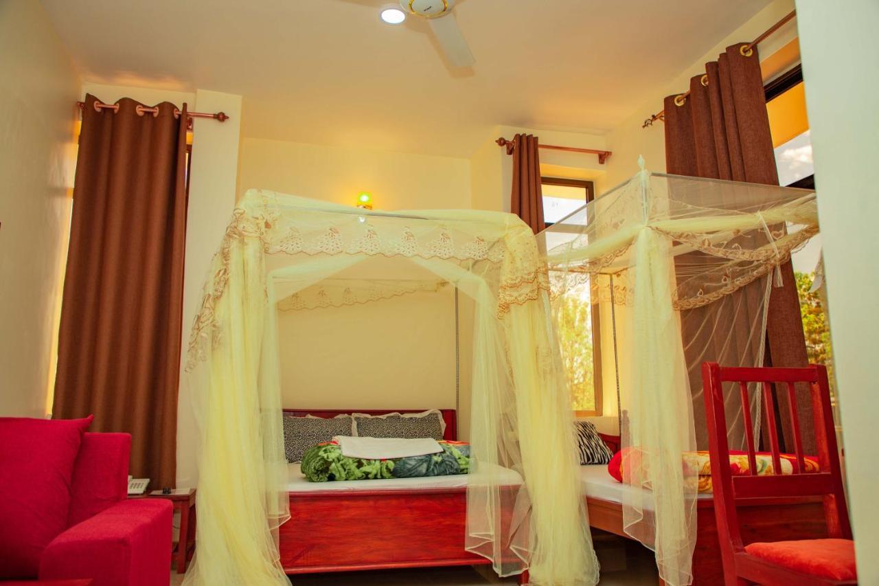Africa Natural Tours - Kilimanjaro White House Hotel Moshi Exterior photo
