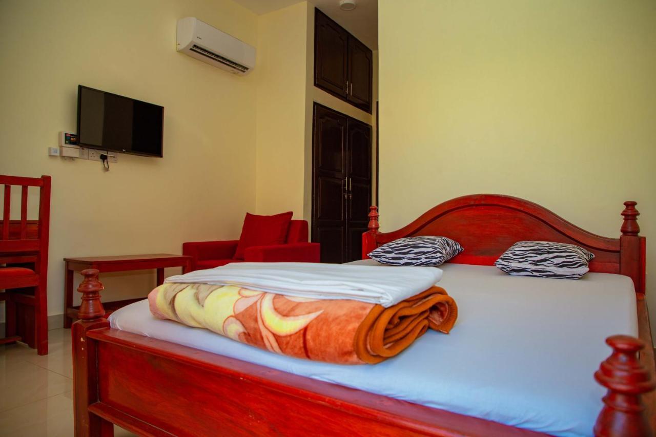 Africa Natural Tours - Kilimanjaro White House Hotel Moshi Exterior photo