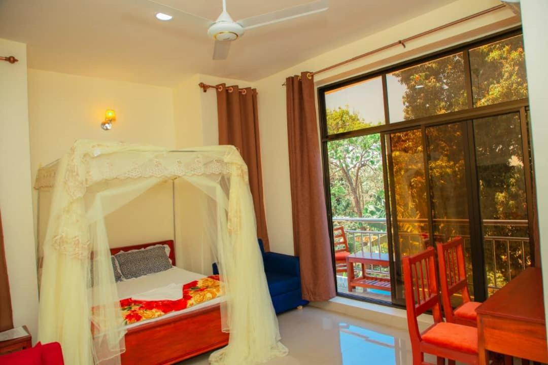 Africa Natural Tours - Kilimanjaro White House Hotel Moshi Exterior photo