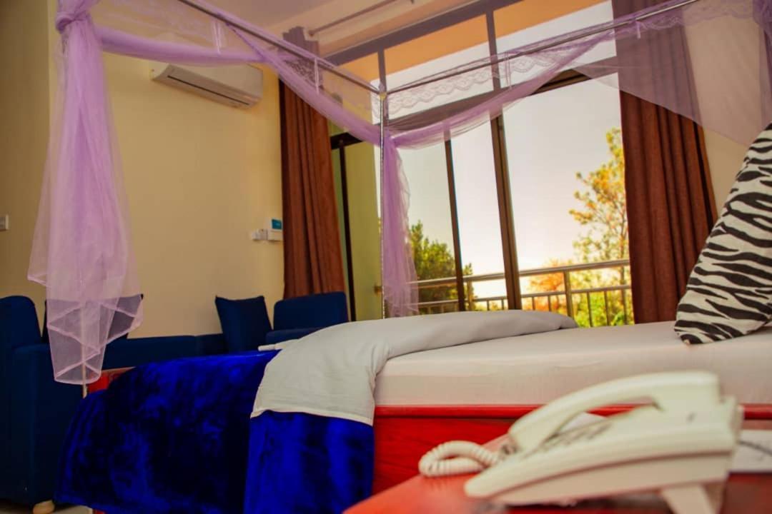 Africa Natural Tours - Kilimanjaro White House Hotel Moshi Exterior photo