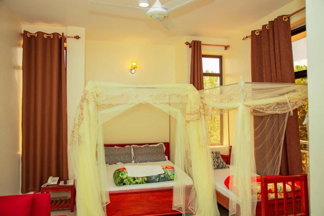 Africa Natural Tours - Kilimanjaro White House Hotel Moshi Exterior photo