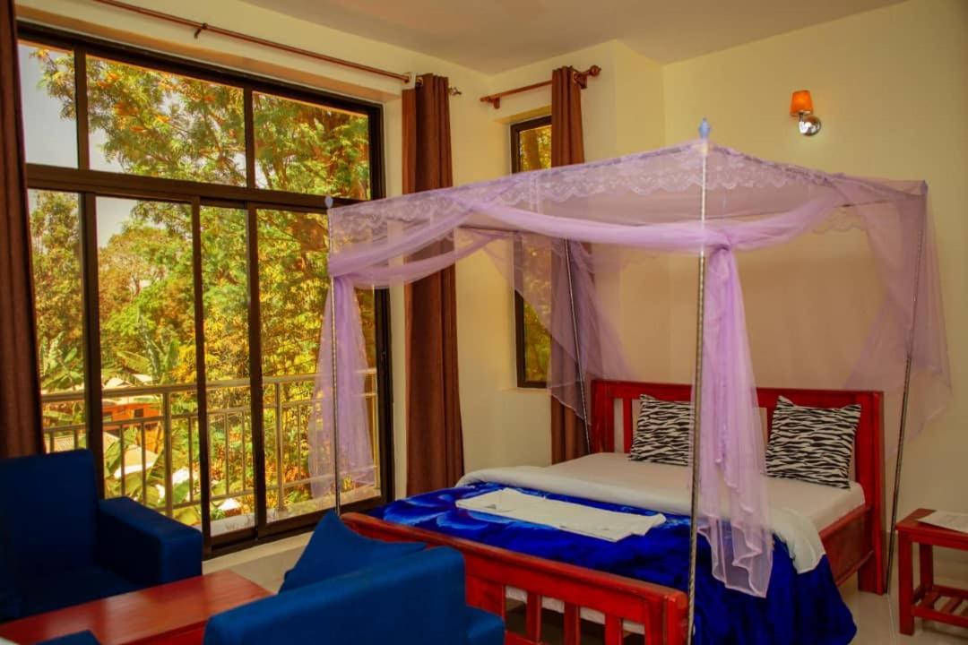 Africa Natural Tours - Kilimanjaro White House Hotel Moshi Exterior photo