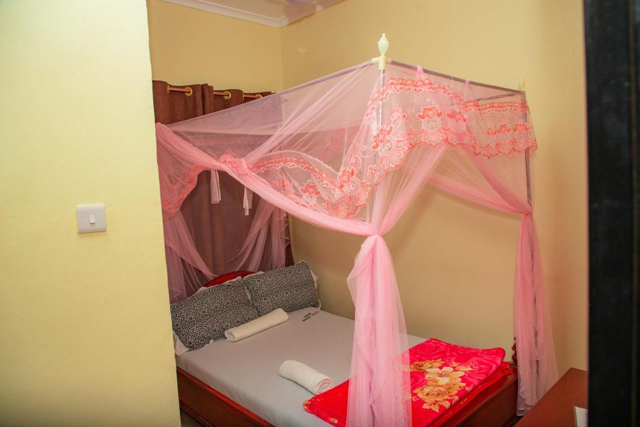 Africa Natural Tours - Kilimanjaro White House Hotel Moshi Exterior photo